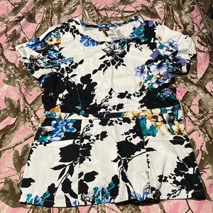 Jaanuu Floral Scrub Top
